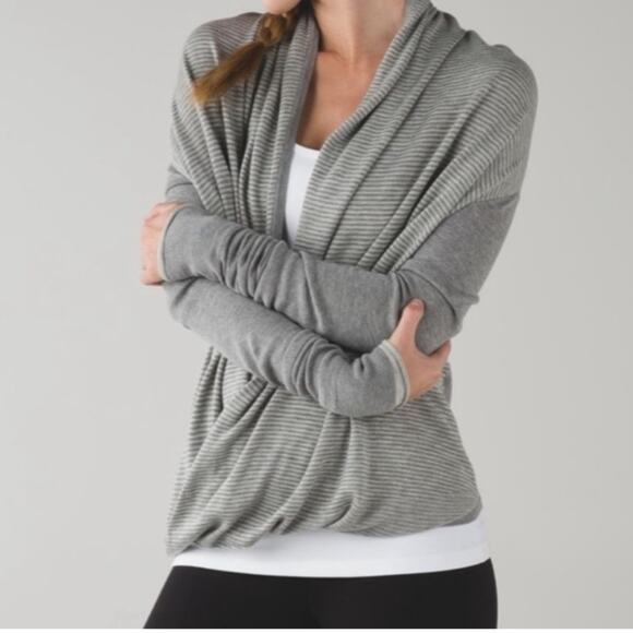 Lululemon Iconic Sweater Wrap Striped Gray White Size 4 - Picture 2 of 8